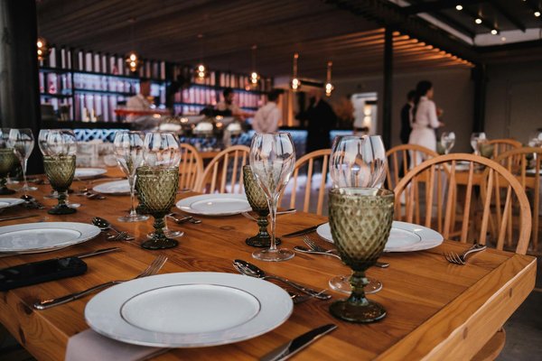 Mastering holiday rush: proven strategies for effective resort dining management during peak seasons